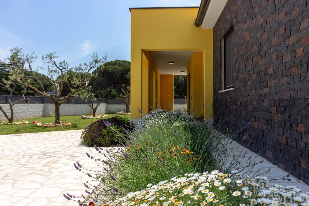 Modern Villa Eve In Medulin With Pool Near The Beach Exterior photo